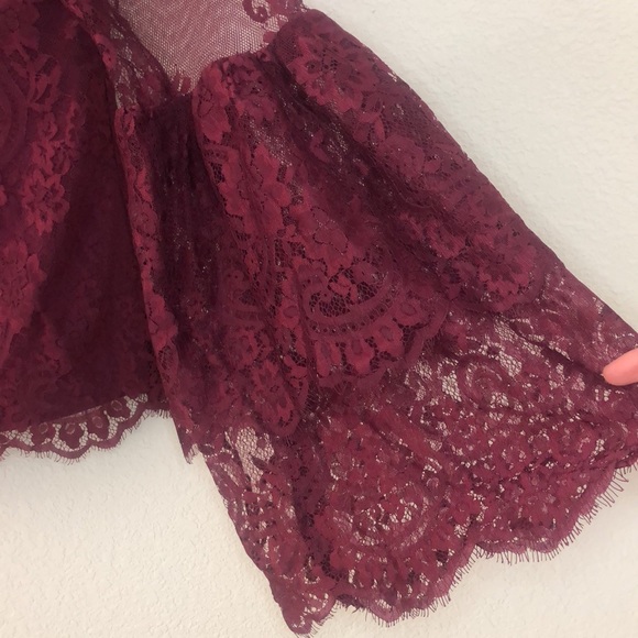 Cupcakes And Cashmere Davey Burgundy Layered Lace Blouse Size M - Picture 9 of 9